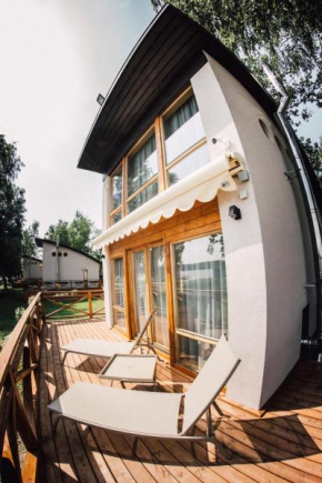 Lake House Resto